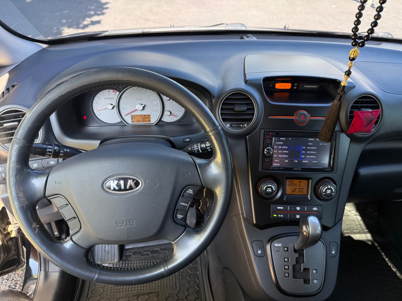 Kia Carens - фото 11