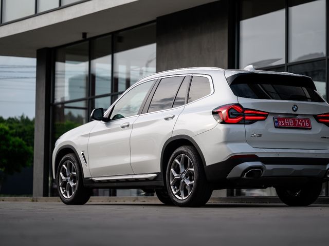 BMW X3 - фото 1