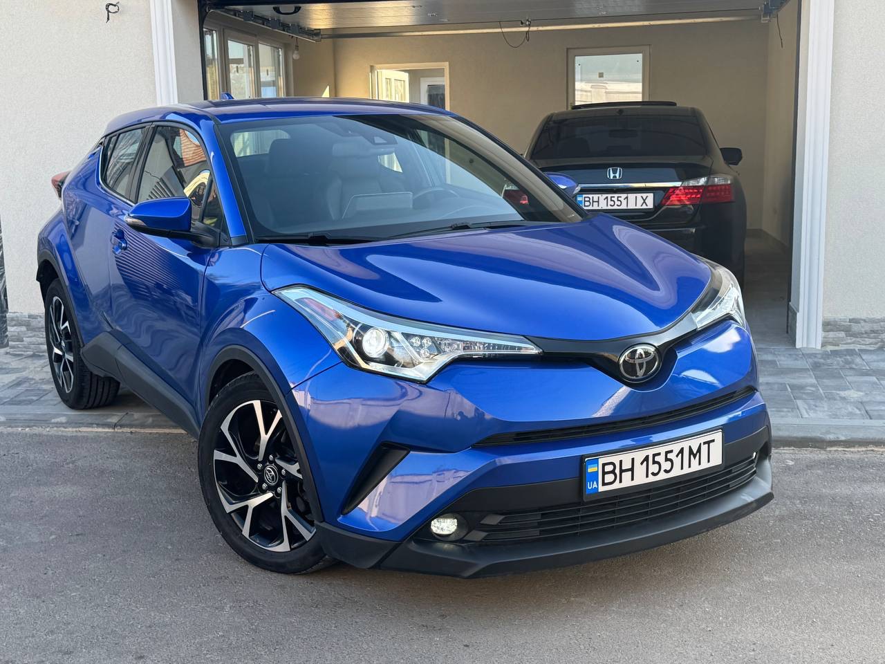 Toyota C-HR - фото 1