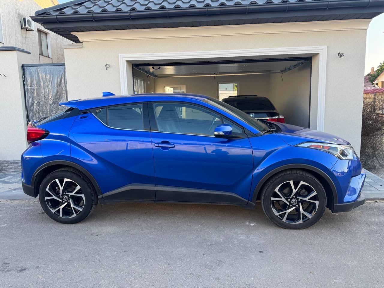 Toyota C-HR - фото 16