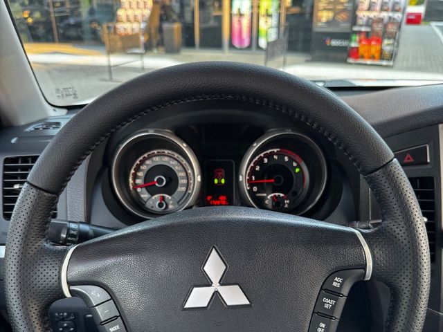 Mitsubishi Pajero - зображення 2
