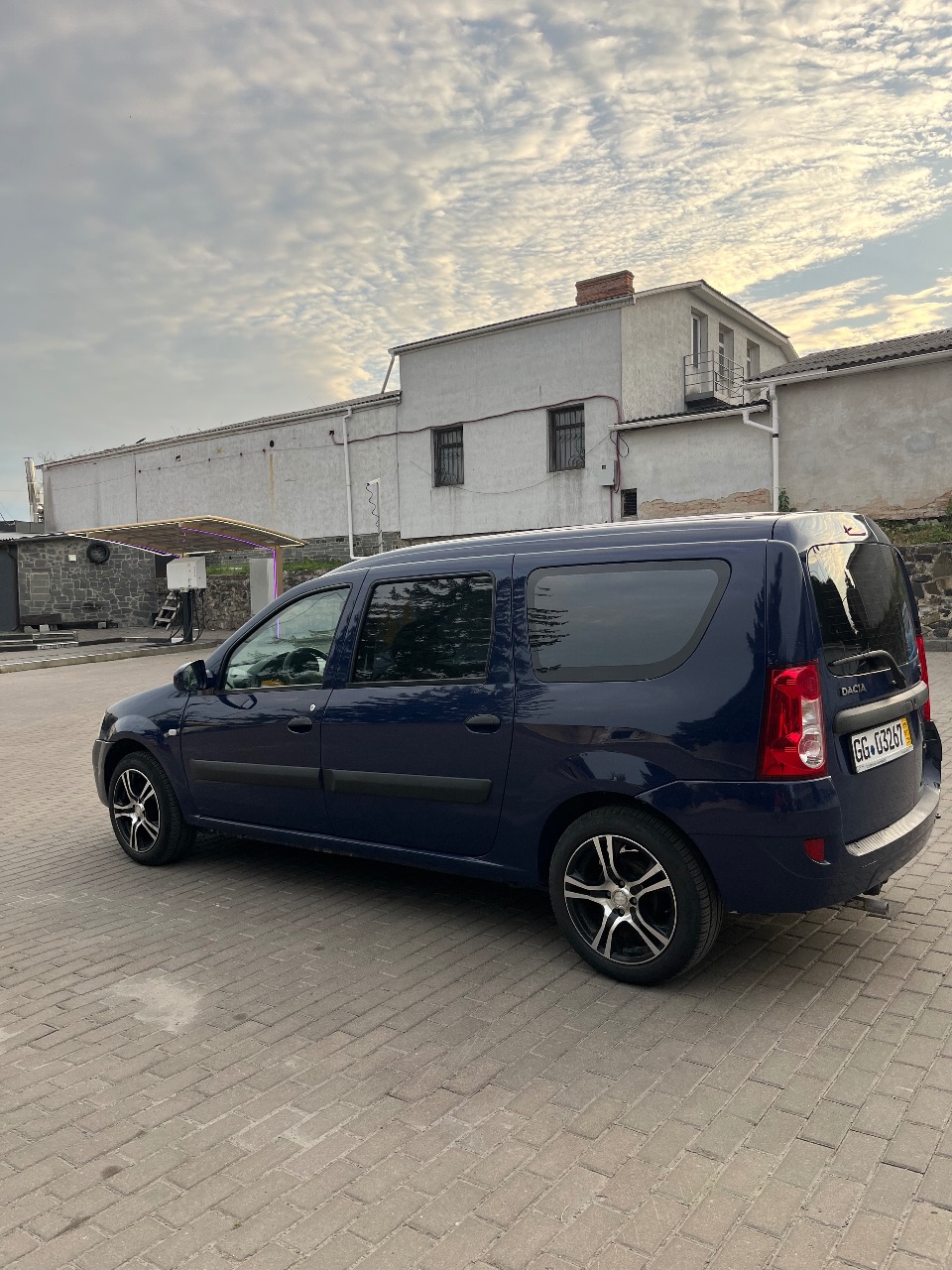 Dacia Logan - фото 9