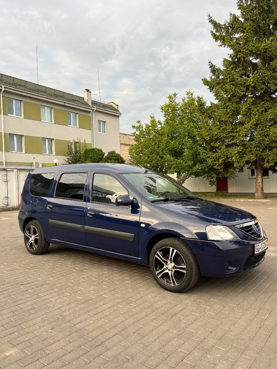 Dacia Logan - фото 3