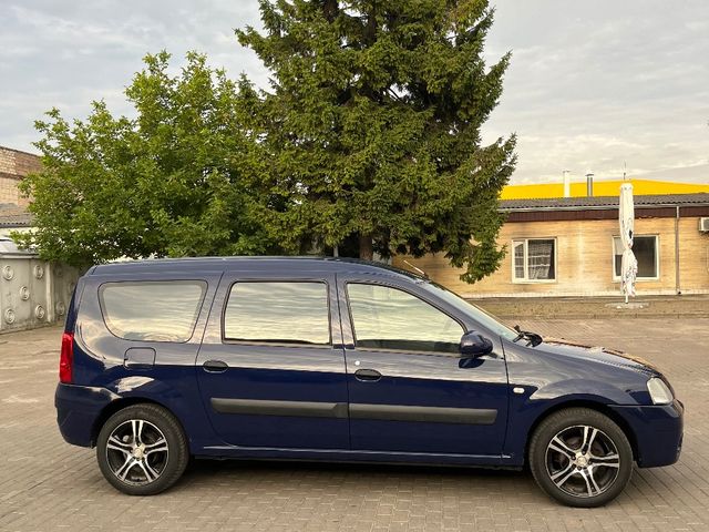 Dacia Logan - фото 4