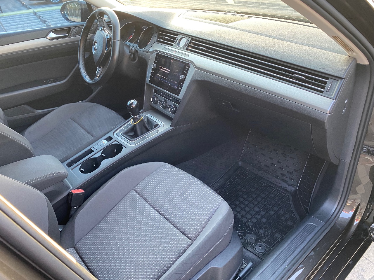 Volkswagen Passat - фото 5