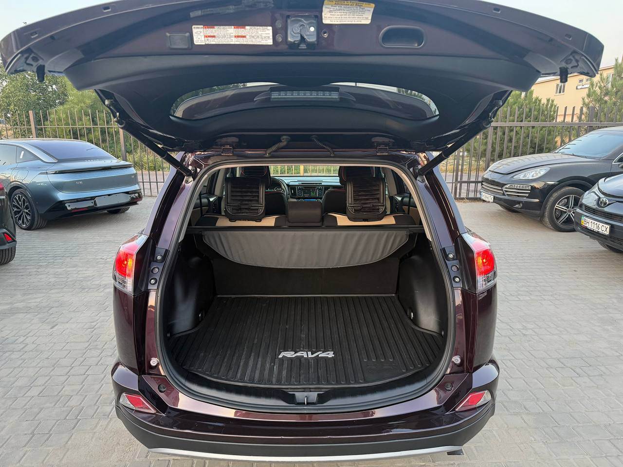 Toyota RAV4 - фото 25