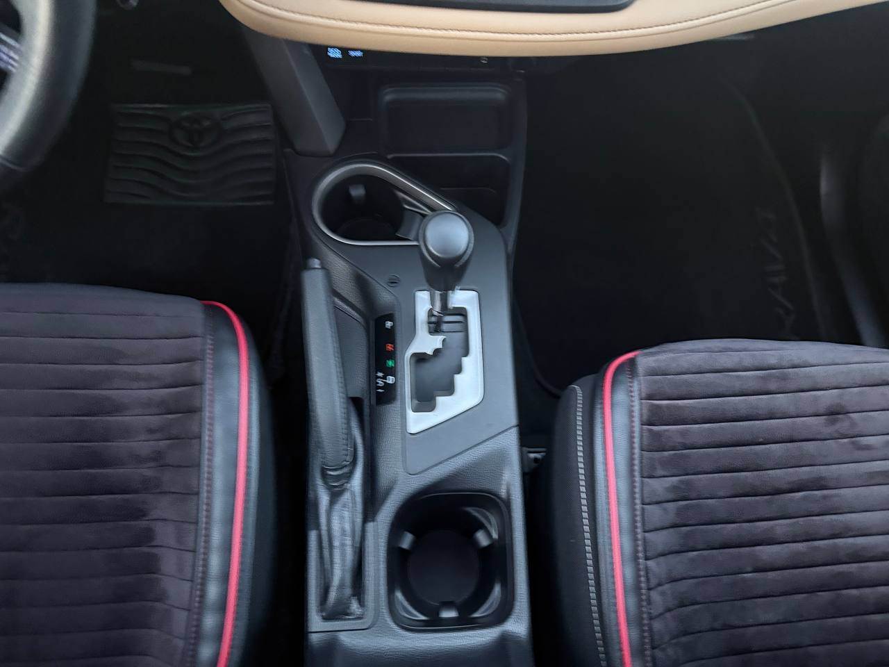 Toyota RAV4 - фото 19