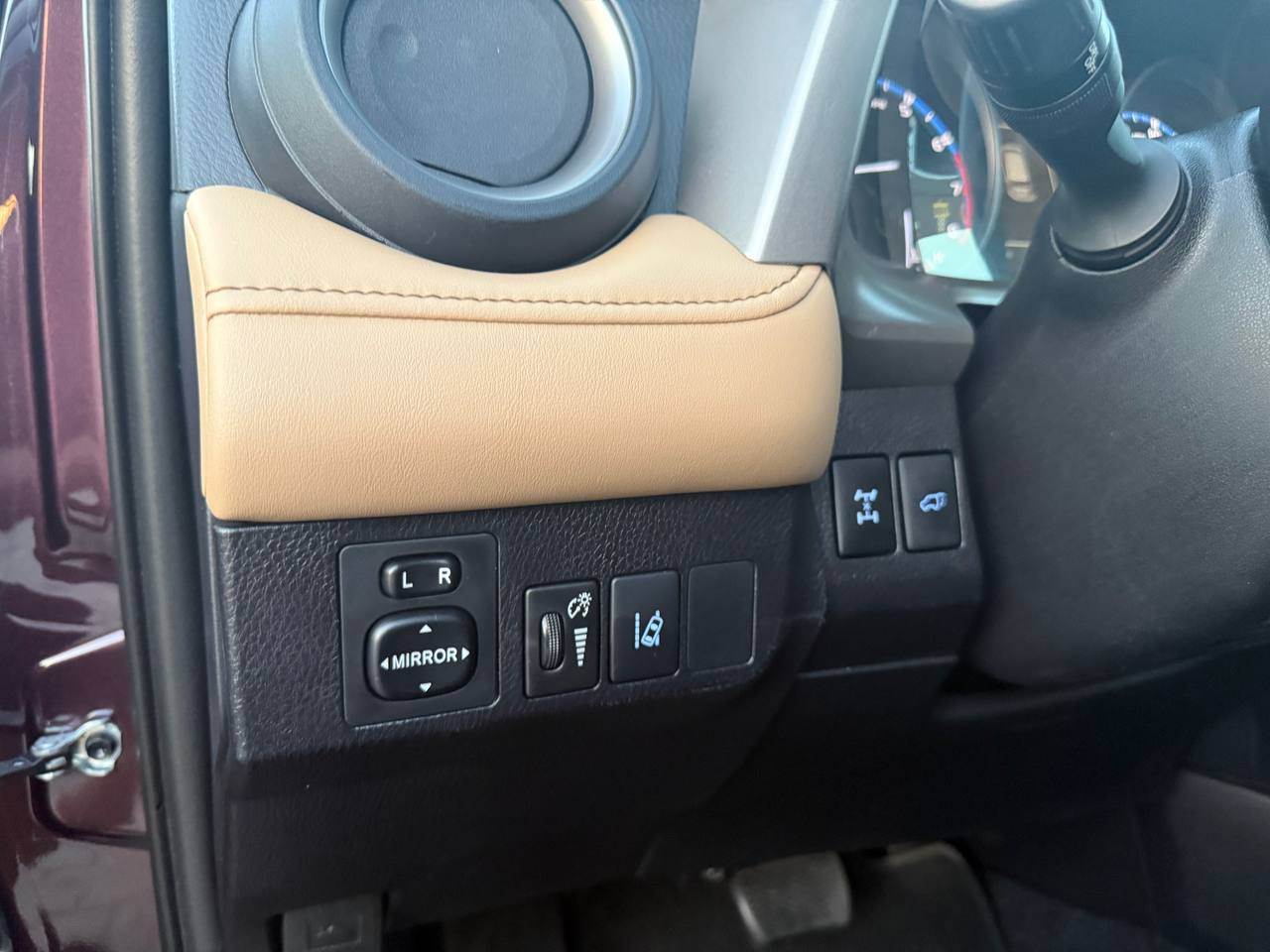 Toyota RAV4 - фото 14