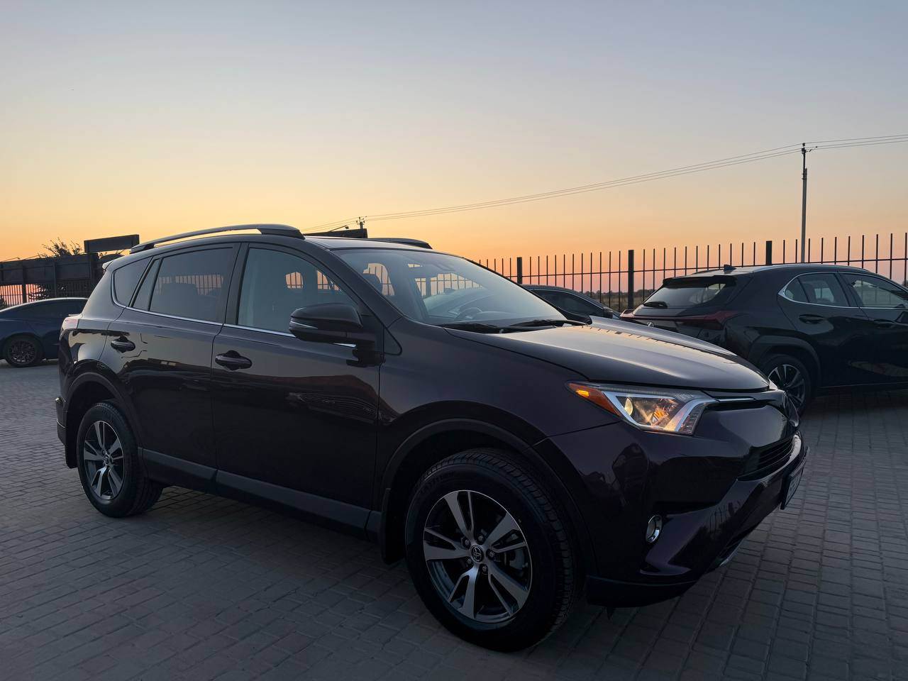 Toyota RAV4 - фото 7