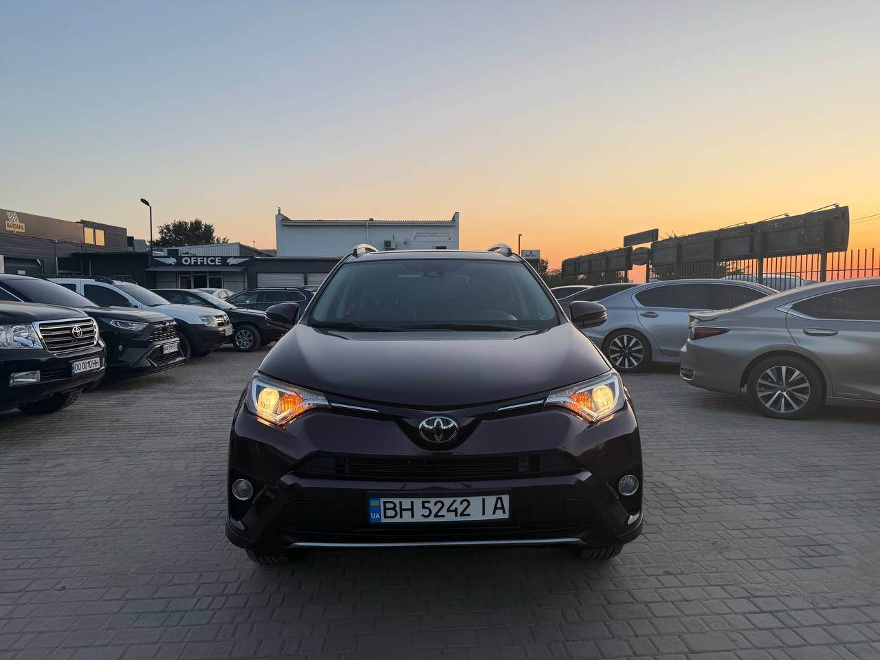 Toyota RAV4 - фото 4