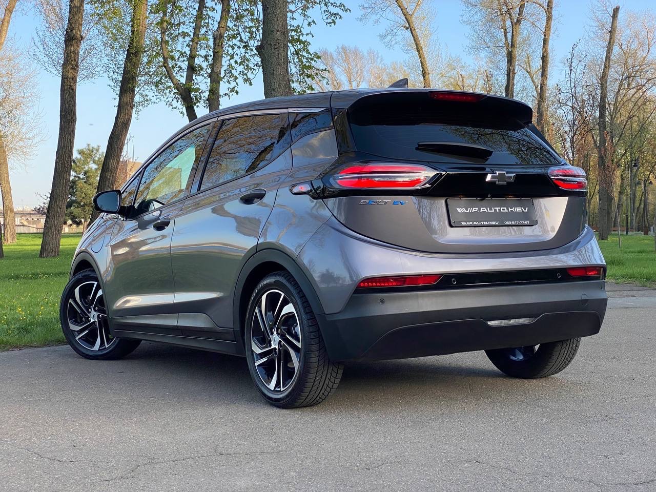 Chevrolet Bolt EUV - фото 3