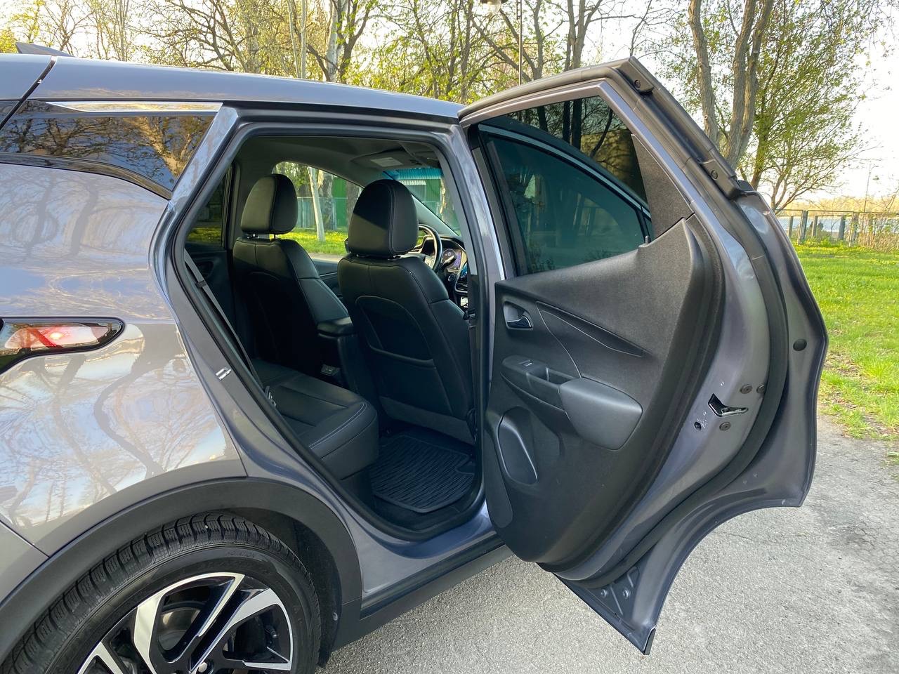 Chevrolet Bolt EUV - фото 9