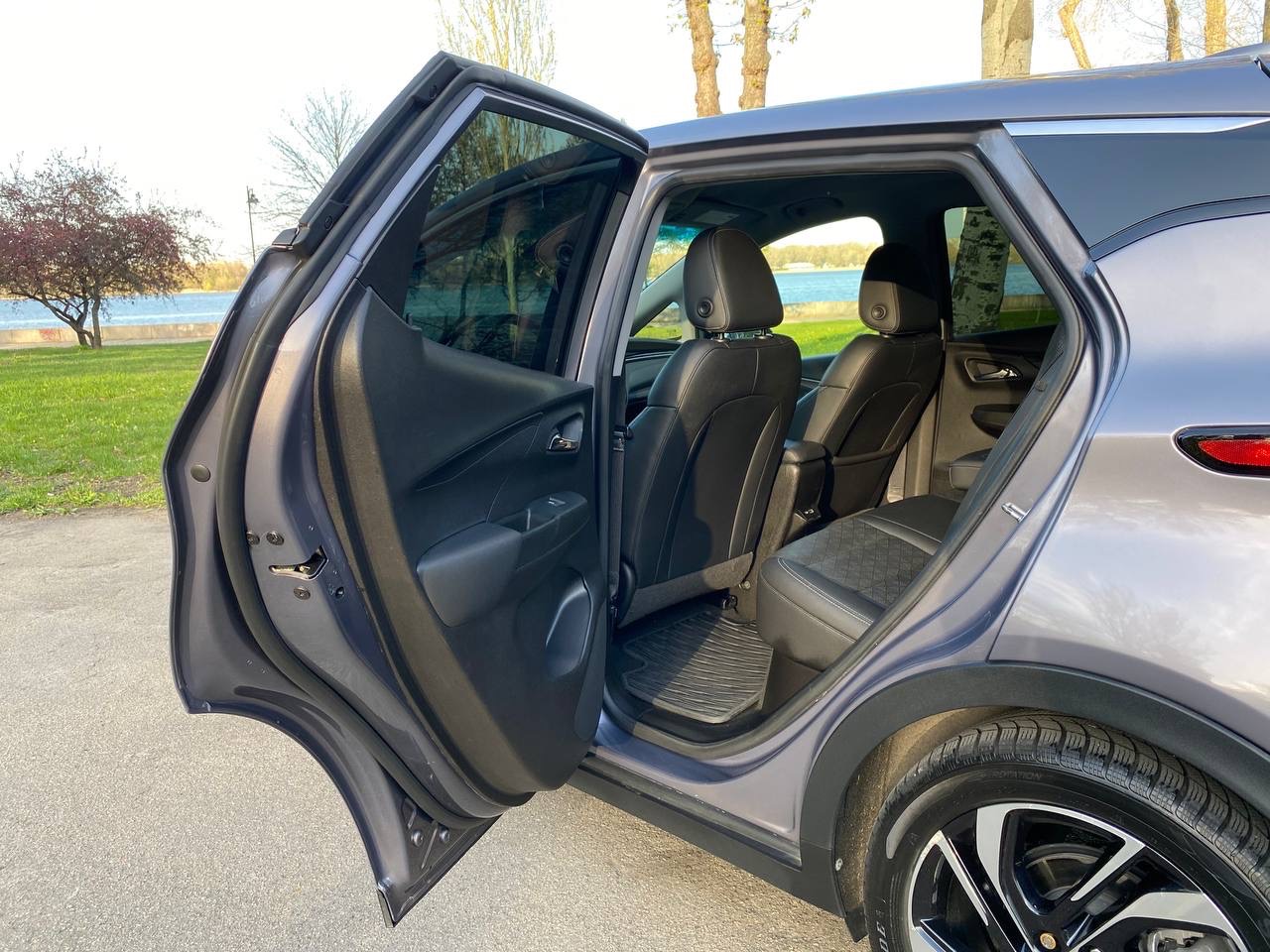 Chevrolet Bolt EUV - фото 8