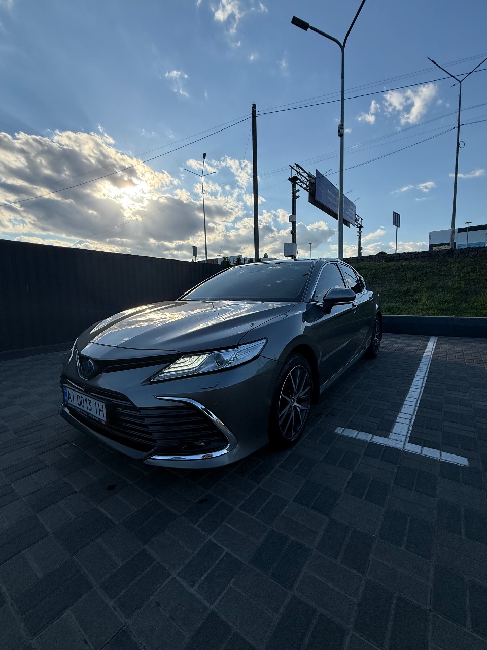 Toyota Camry - фото 2