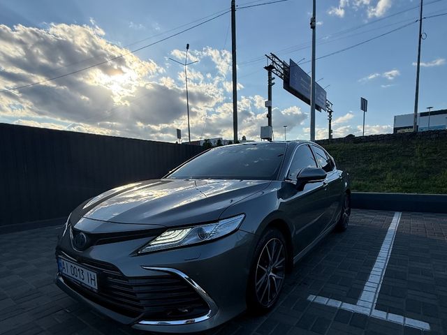 Toyota Camry - фото 2