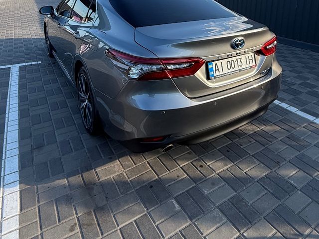 Toyota Camry - фото 4