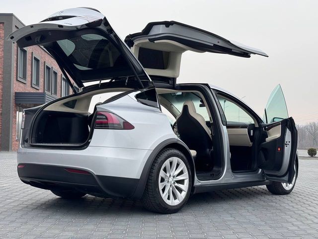 Tesla Model X - зображення 3