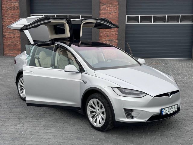 Tesla Model X - зображення 1