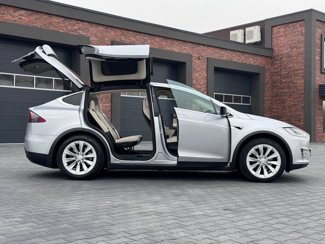 Tesla Model X - зображення 5