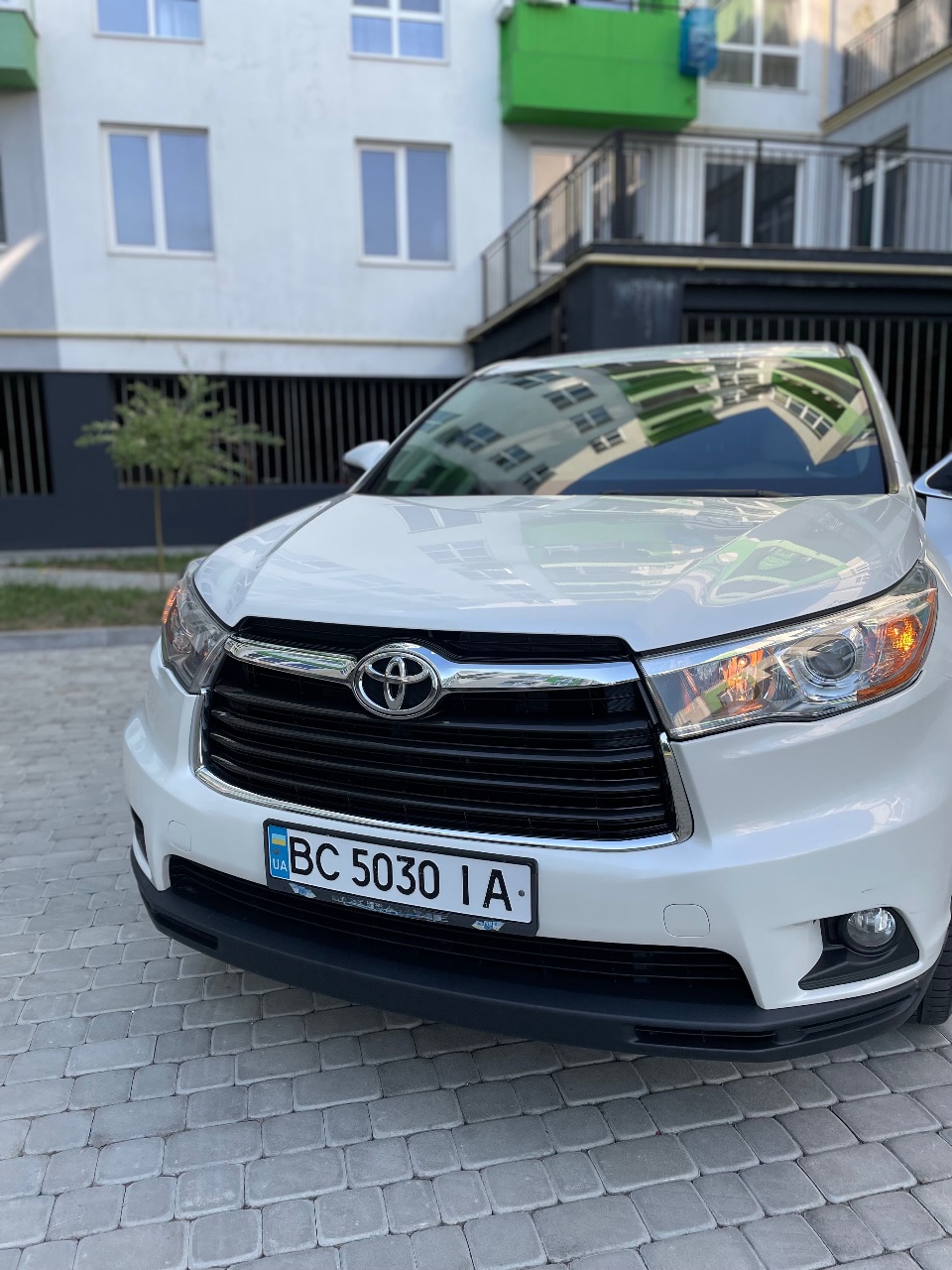 Toyota Highlander - фото 1