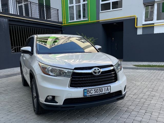 Toyota Highlander - фото 2