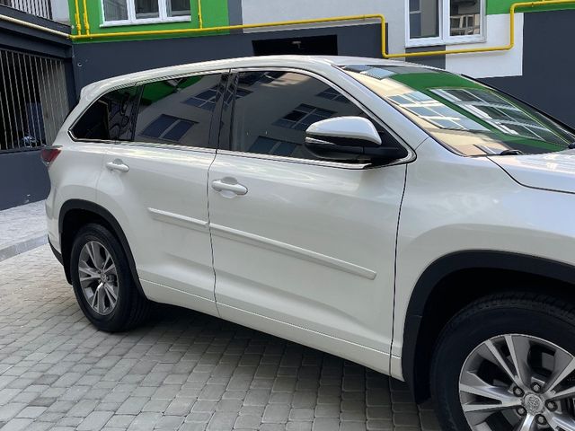 Toyota Highlander - фото 4