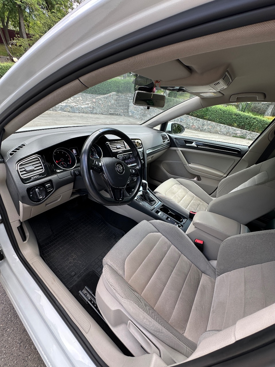 Volkswagen Golf - фото 5