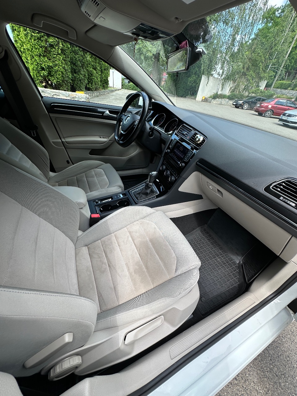 Volkswagen Golf - фото 11