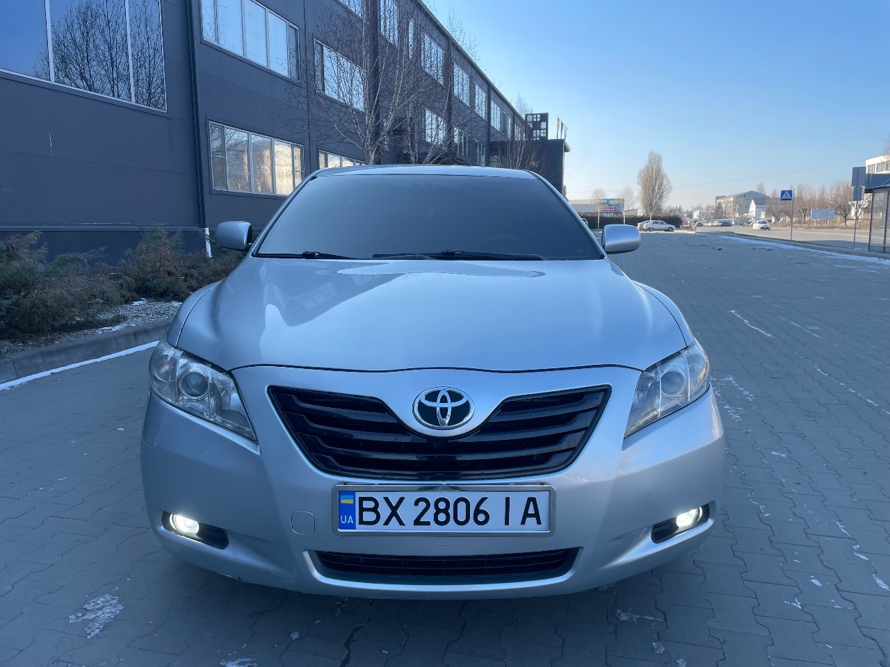 Toyota Camry - фото 2