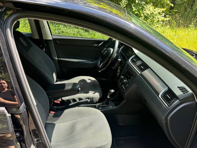 Skoda Rapid - фото 5