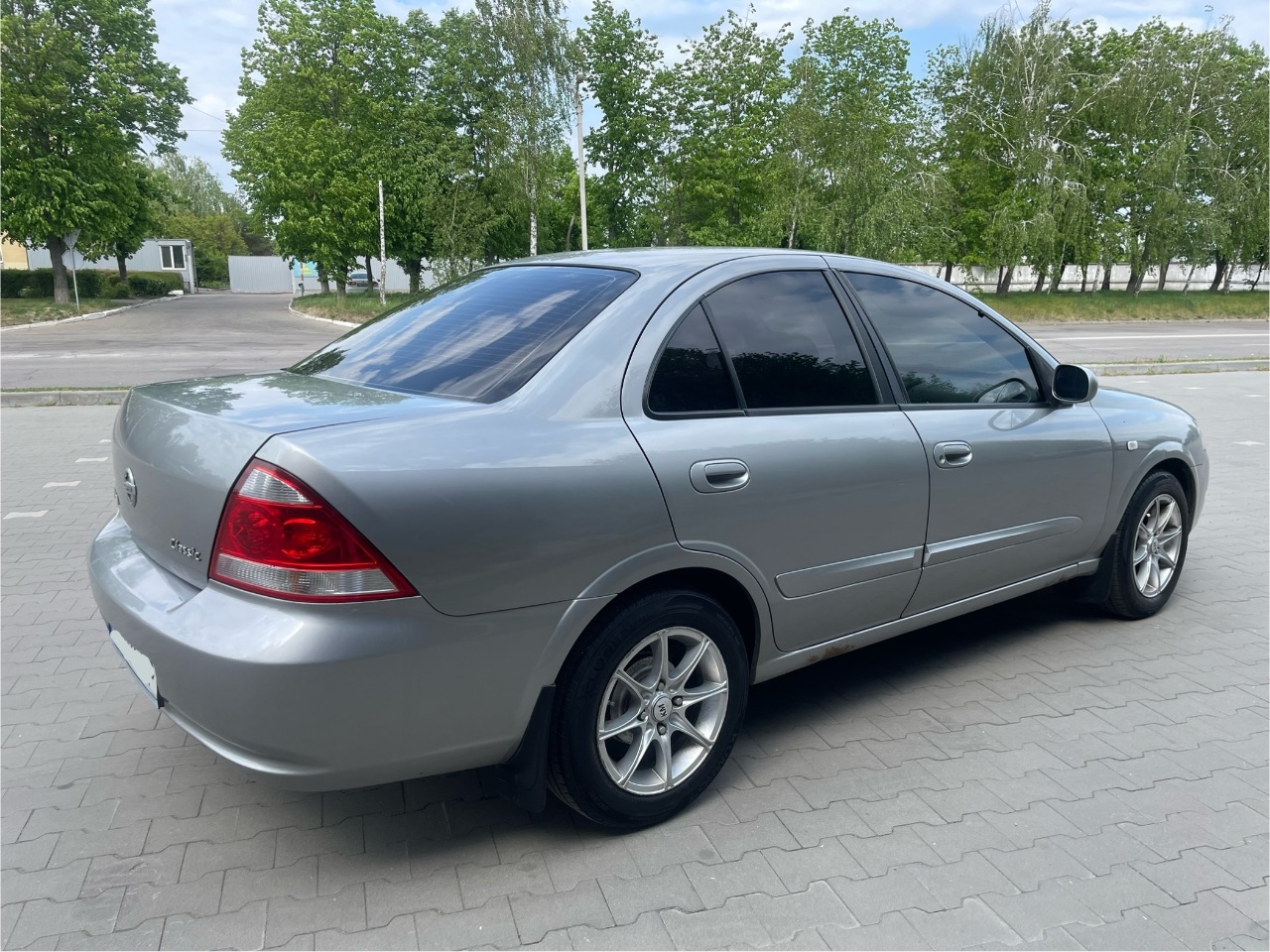 Nissan Almera Classic - фото 4