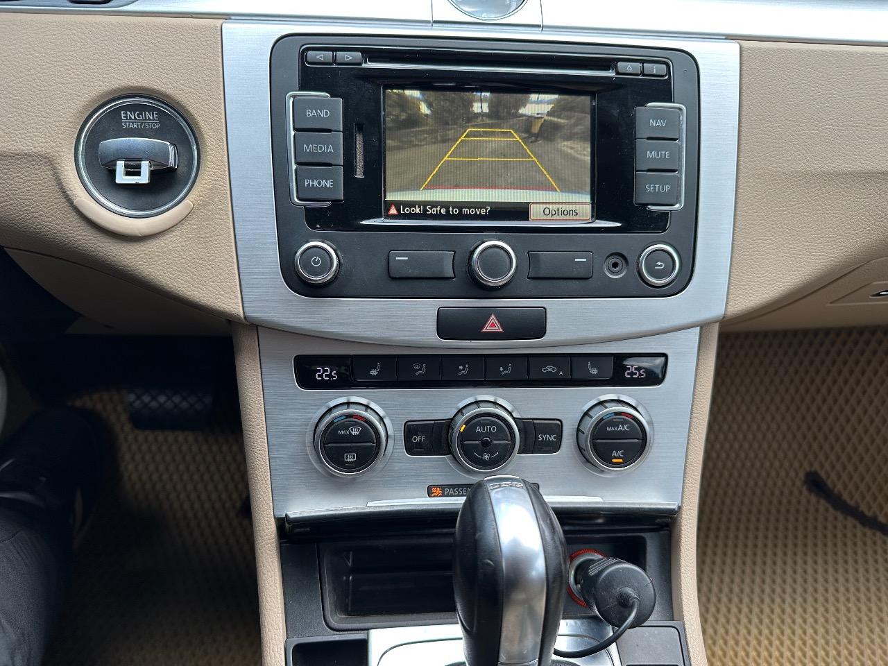 Volkswagen Passat CC - фото 14