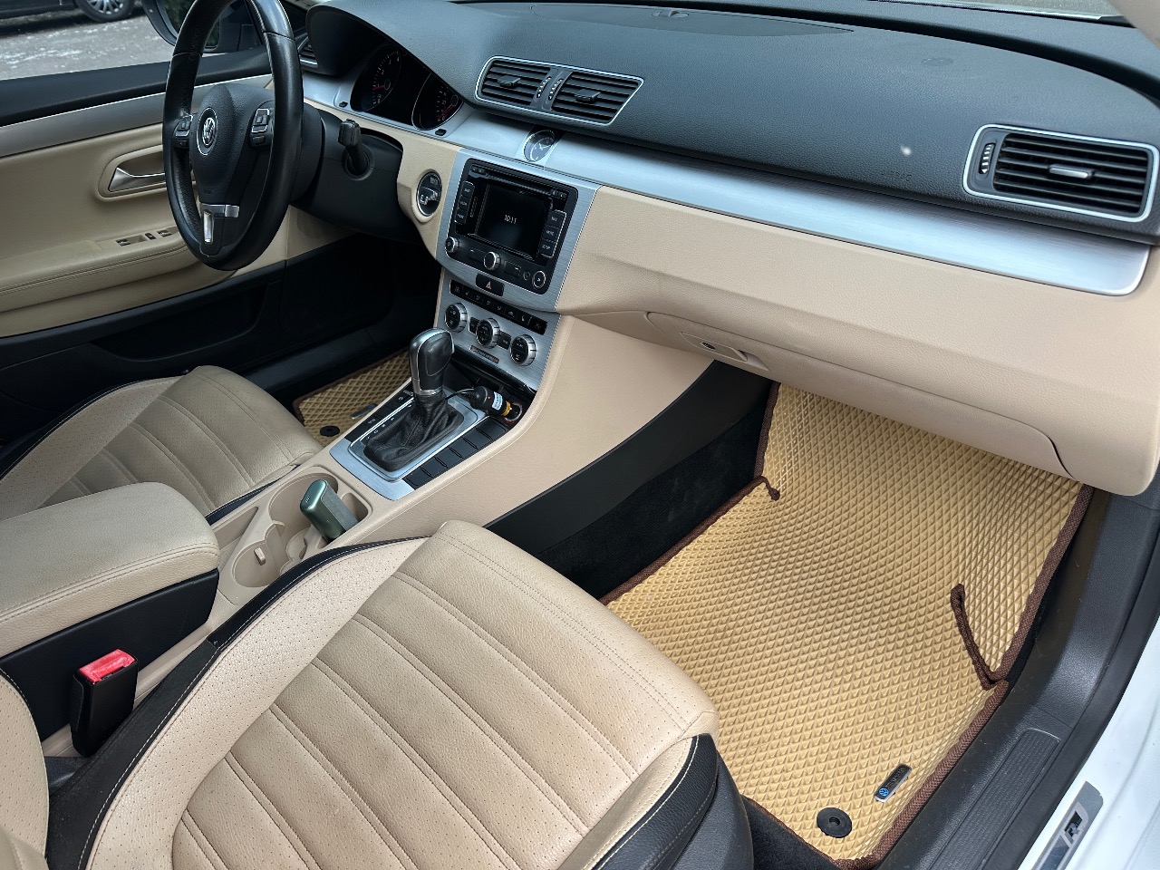 Volkswagen Passat CC - фото 13