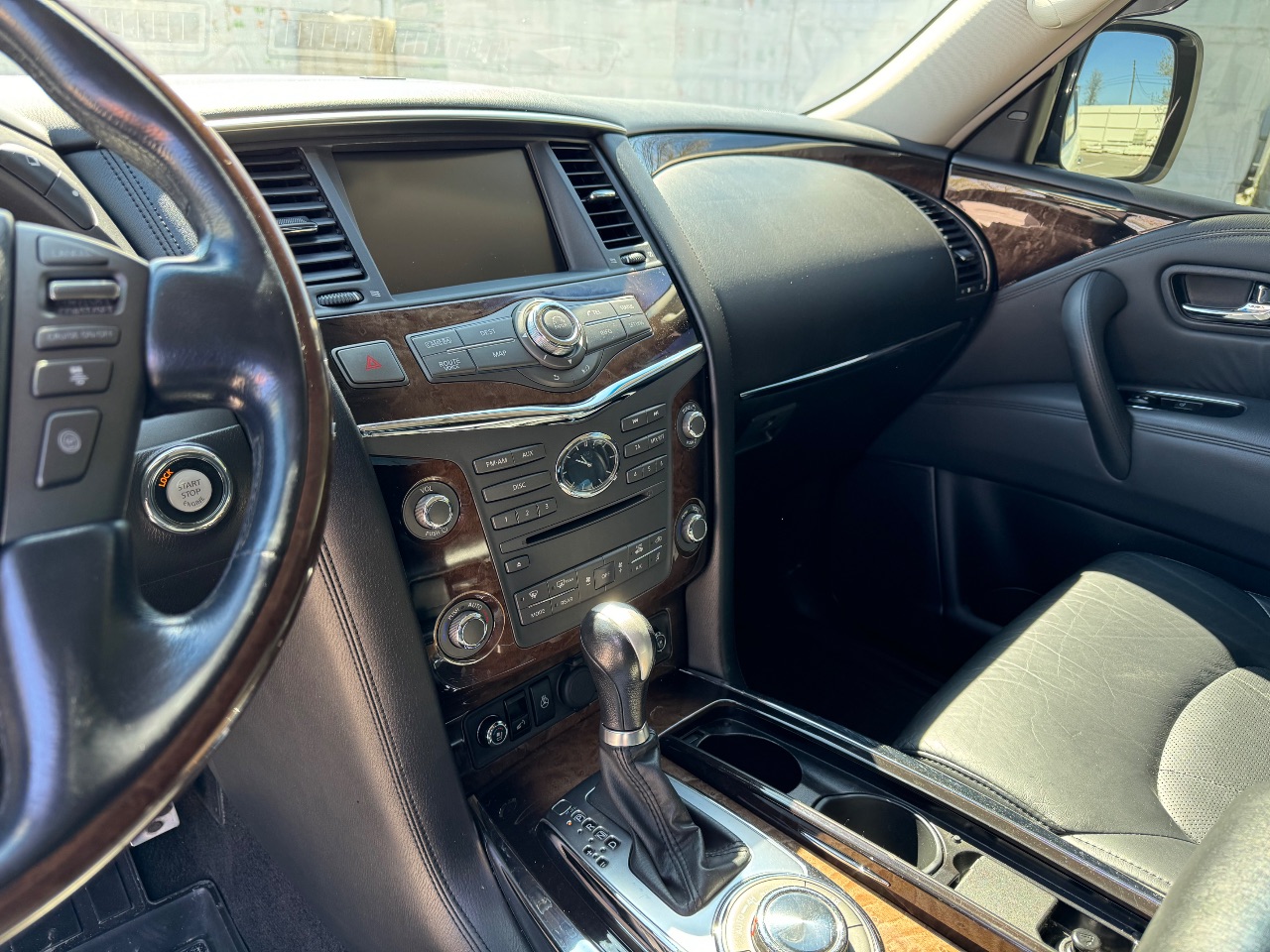 Infiniti QX56 - фото 14