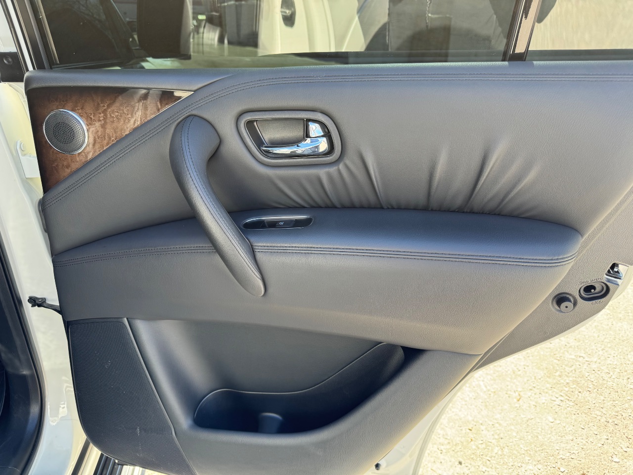 Infiniti QX56 - фото 19