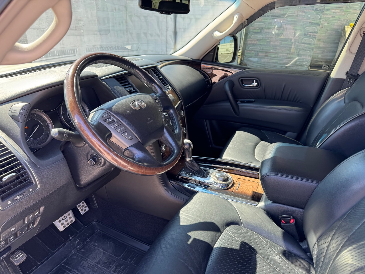 Infiniti QX56 - фото 13