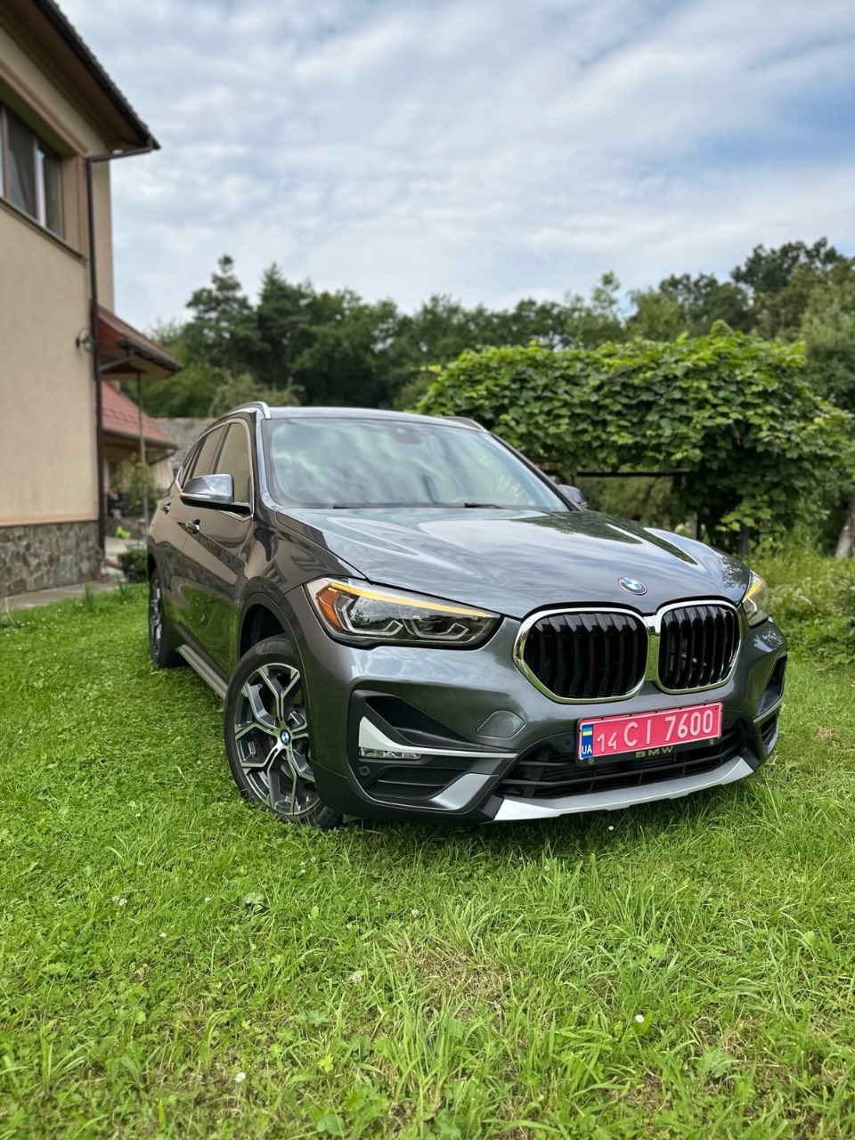 BMW X1 - фото 1