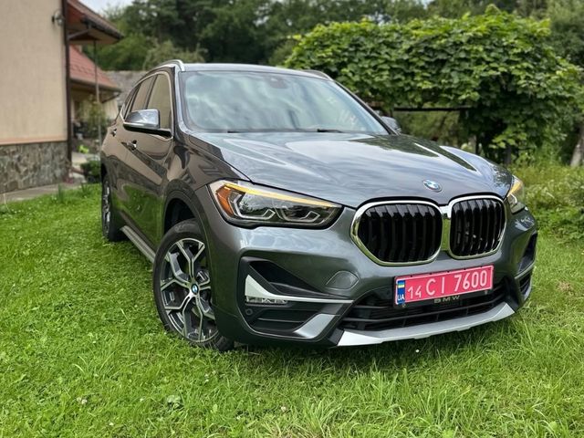 BMW X1 - фото 1