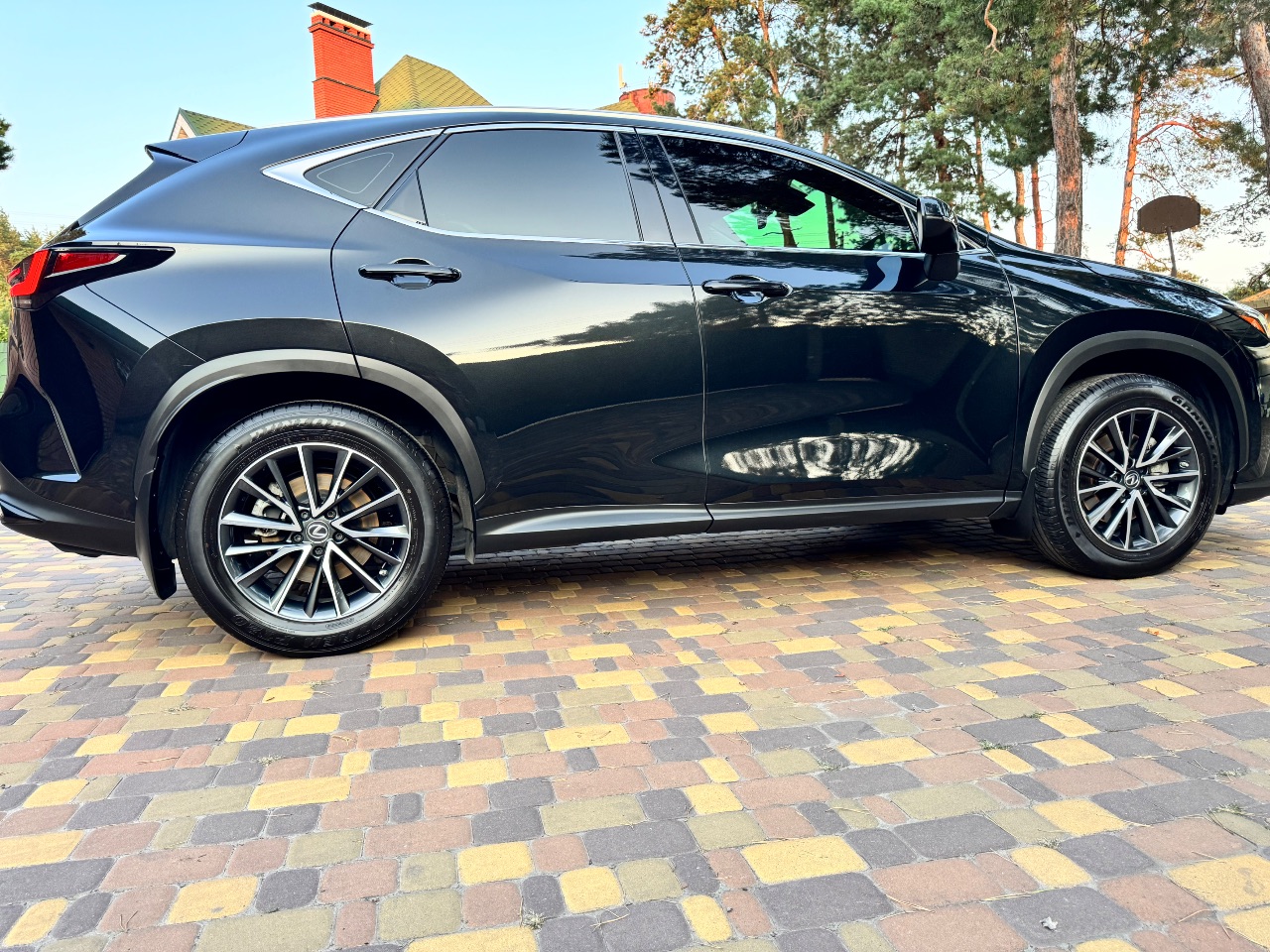 Lexus NX - фото 7