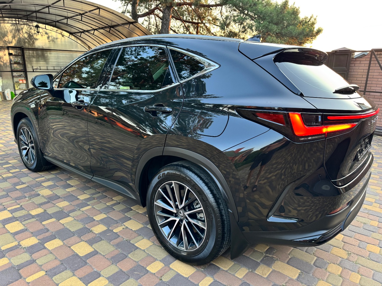 Lexus NX - фото 3