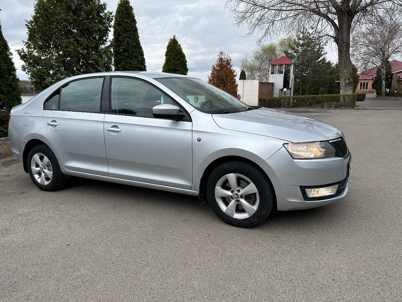 Skoda Rapid - фото 14