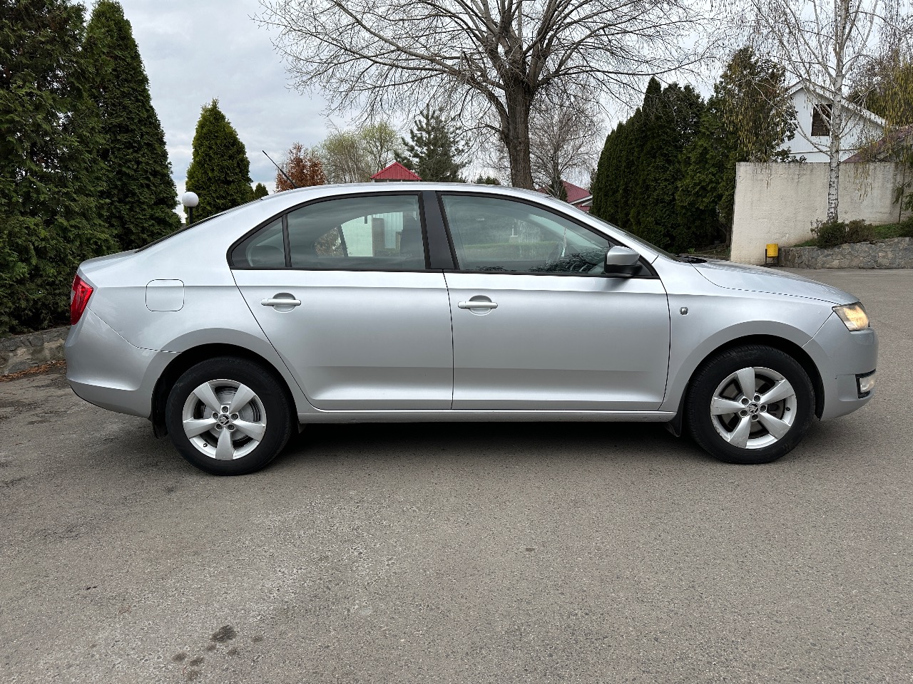 Skoda Rapid - фото 15