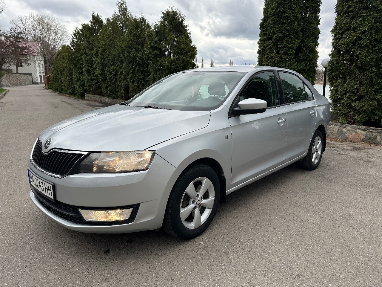 Skoda Rapid - фото 11