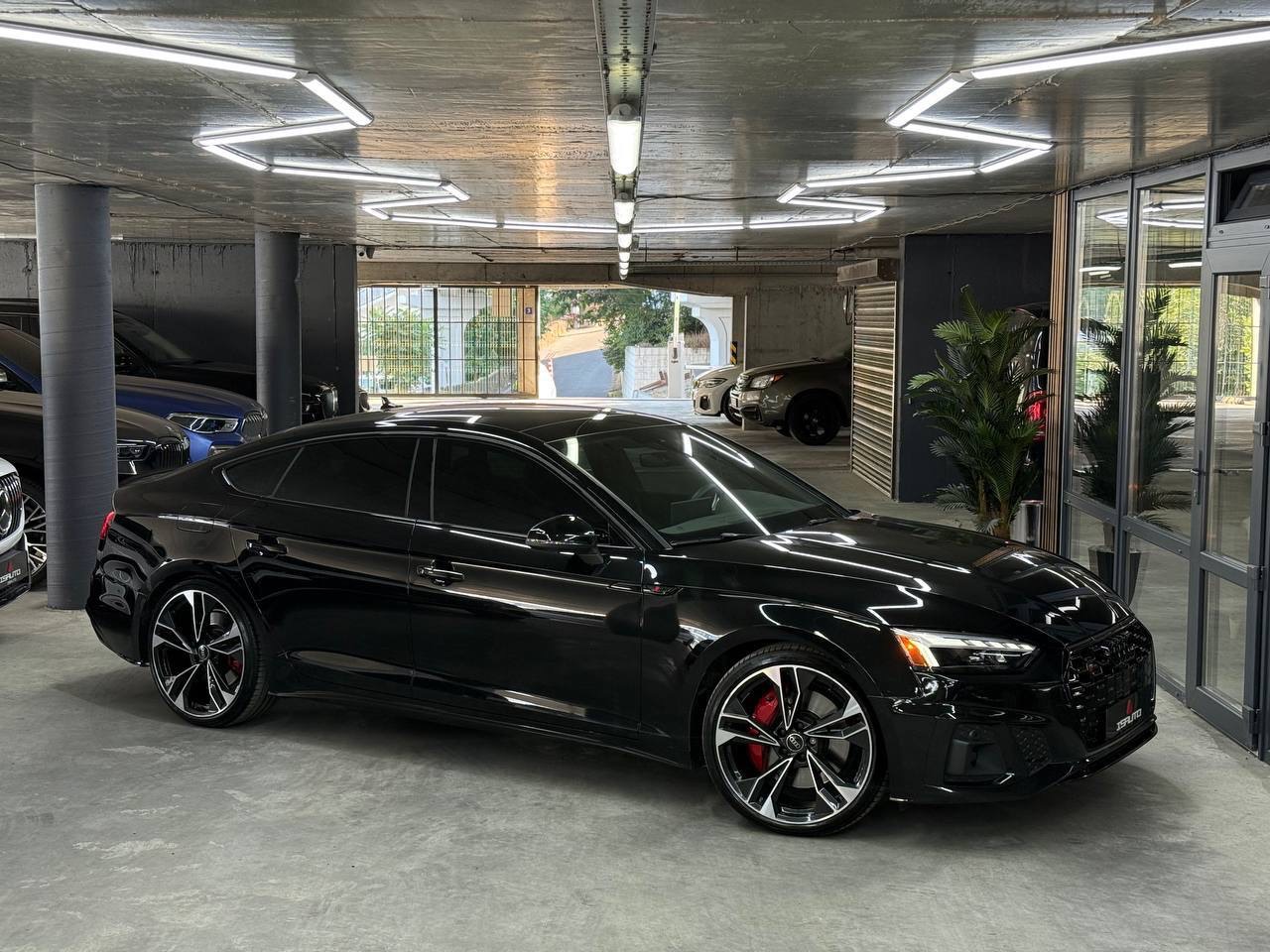 Audi S5 - фото 1