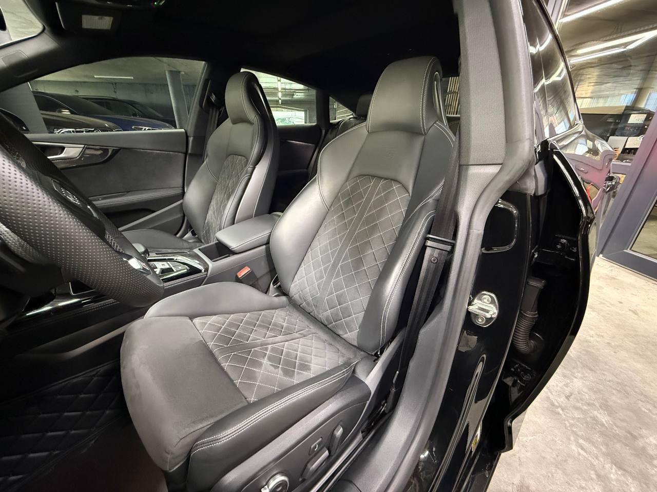 Audi S5 - фото 7