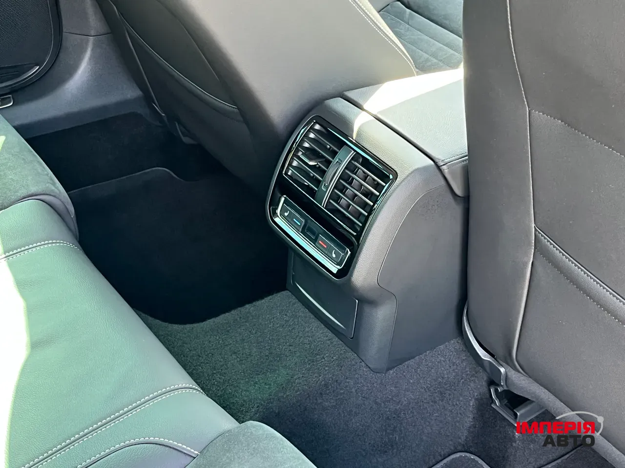 Volkswagen Passat - фото 11