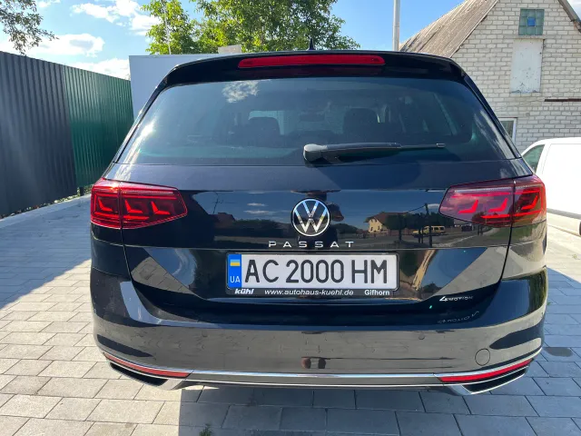 Volkswagen Passat - фото 3