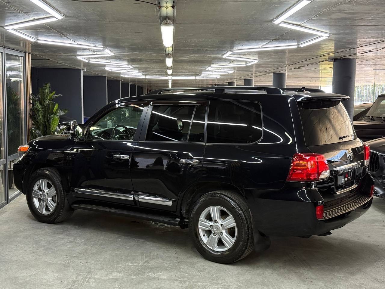 Toyota Land Cruiser - фото 3