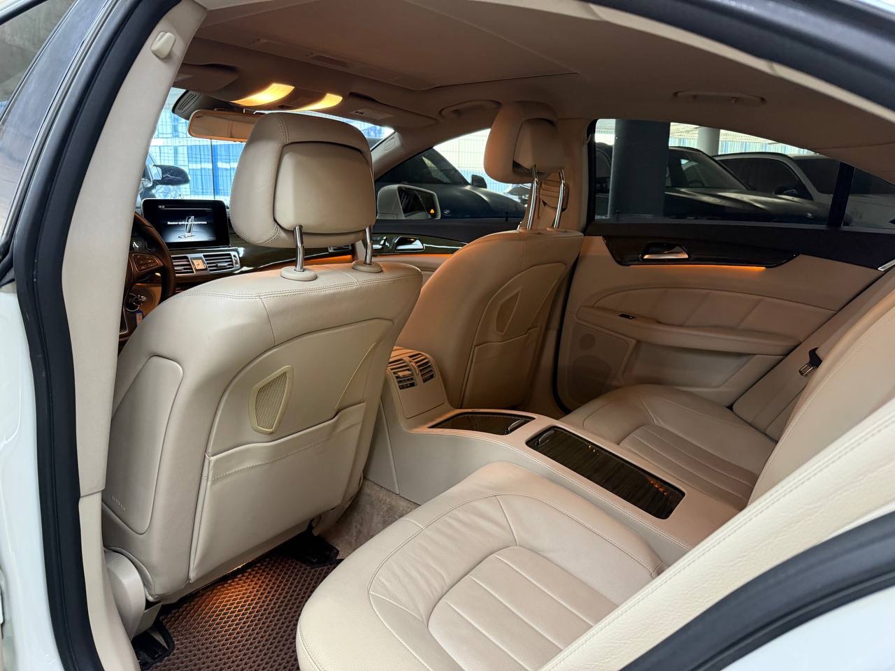 Mercedes-Benz CLS - фото 9