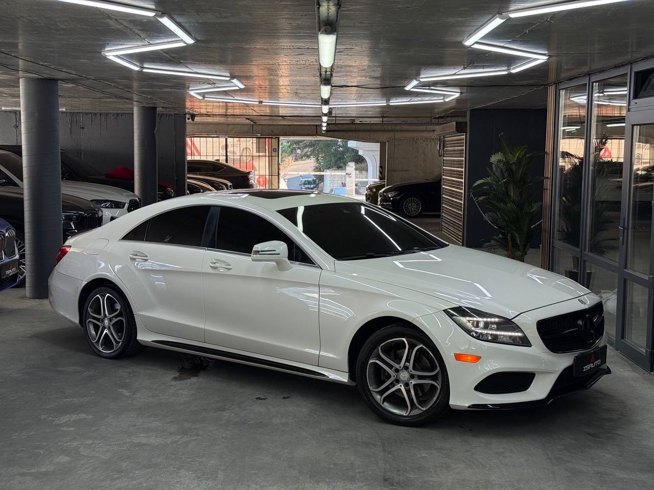 Mercedes-Benz CLS - фото 1